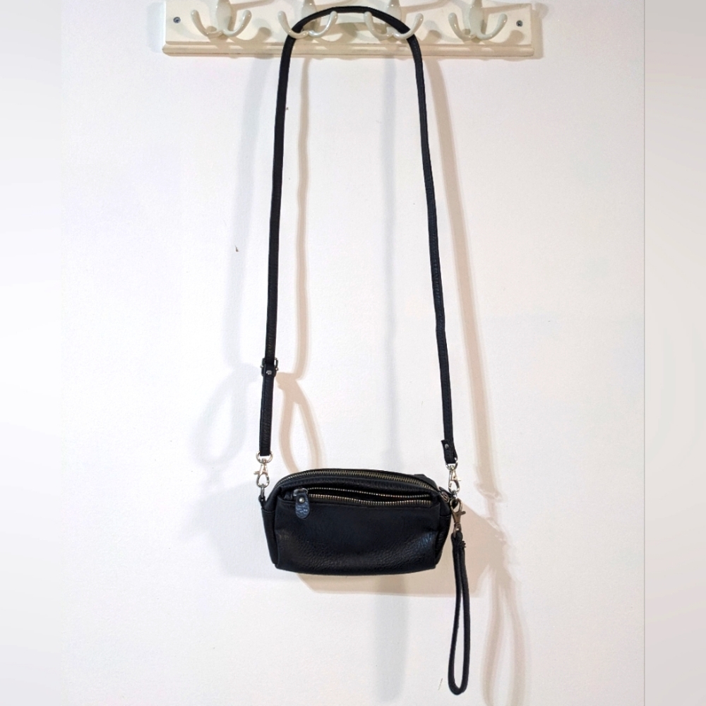 🚨 $5 w/Bundle 2+Items 🔥 Claire's Multi Way Crossbody Wristlet Bag Purse